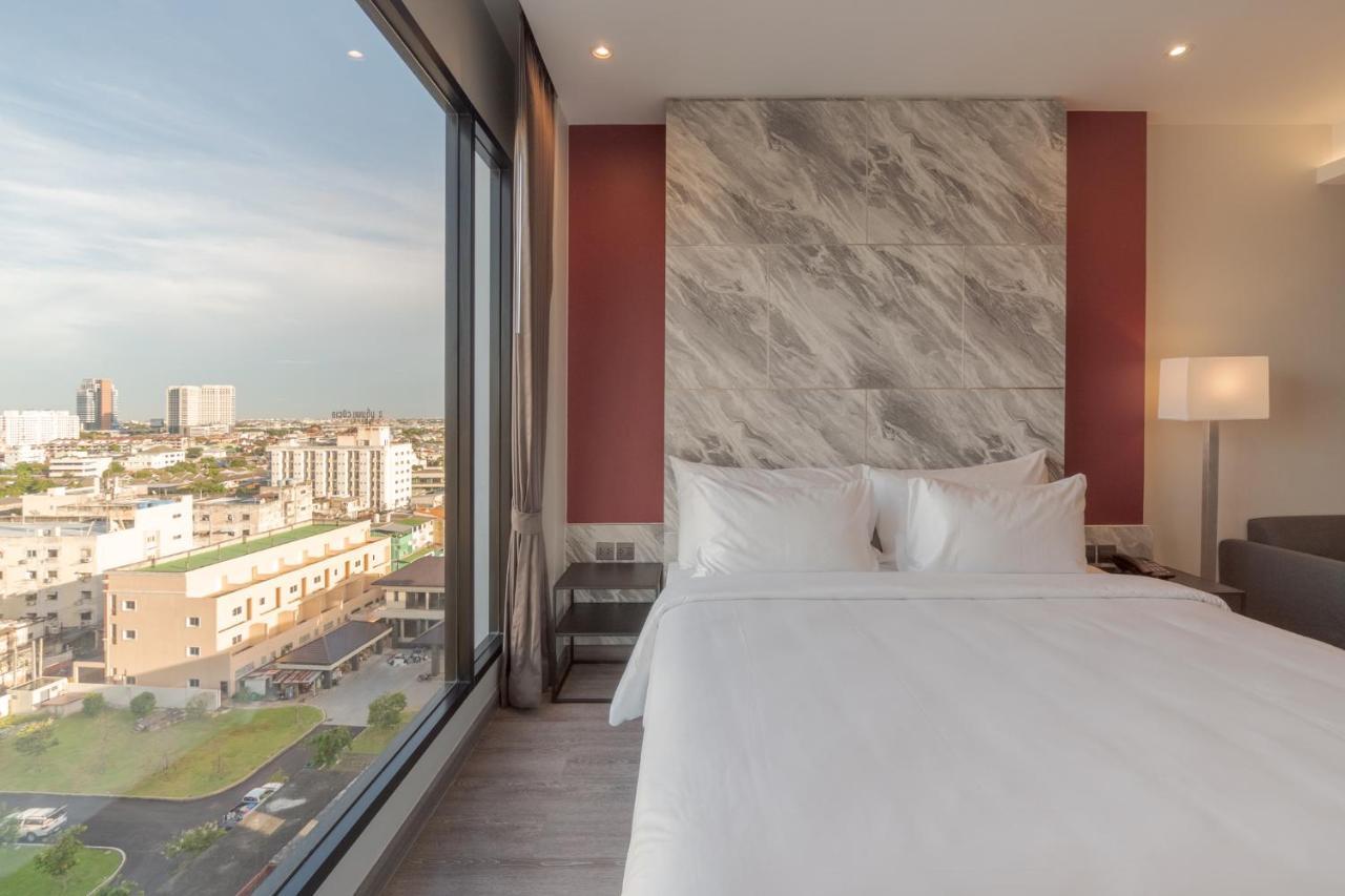 Thaya Hotel Банкок Екстериор снимка
