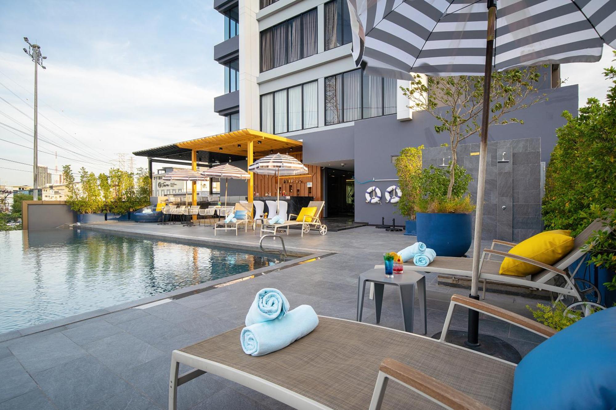 Thaya Hotel Банкок Екстериор снимка
