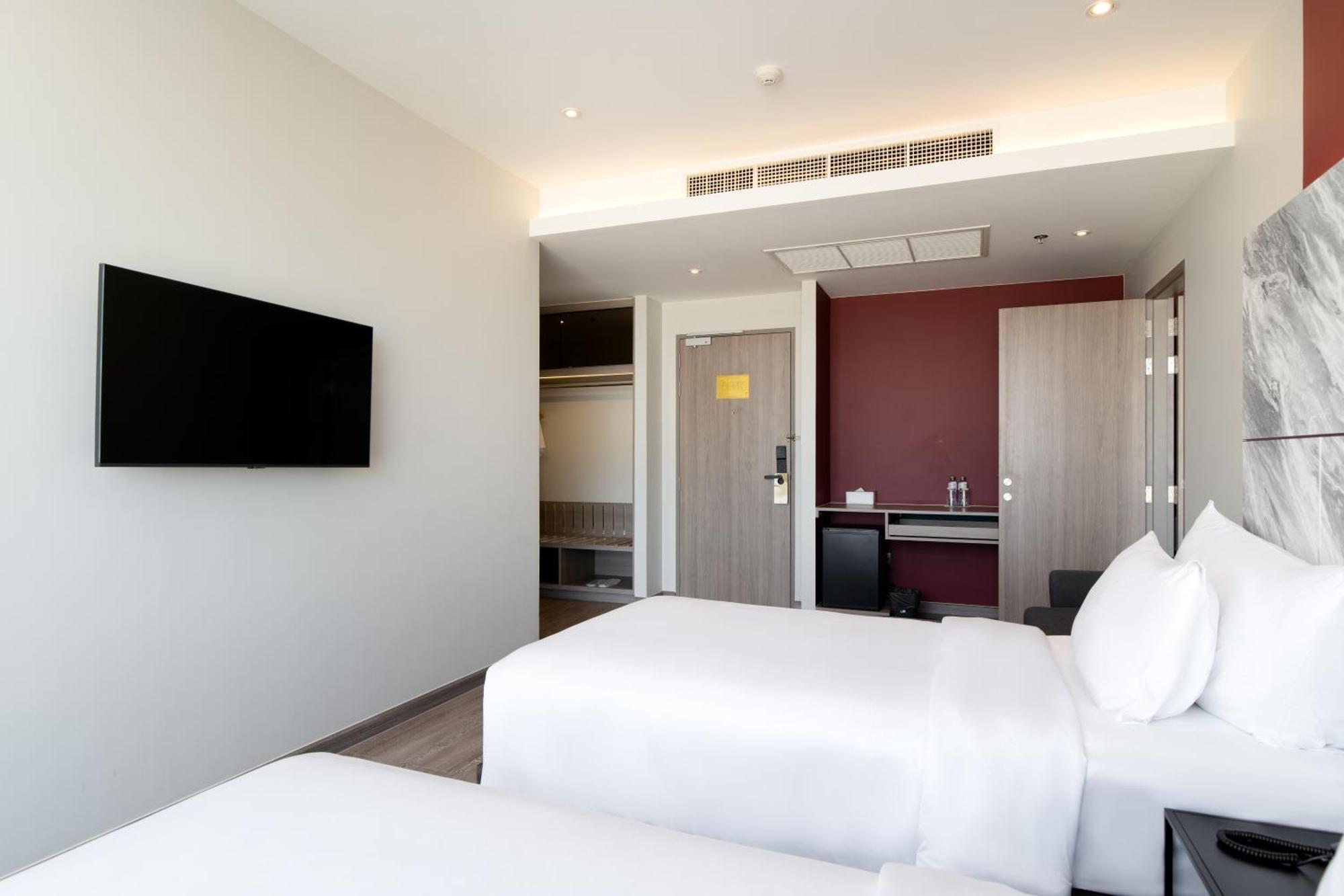 Thaya Hotel Банкок Екстериор снимка