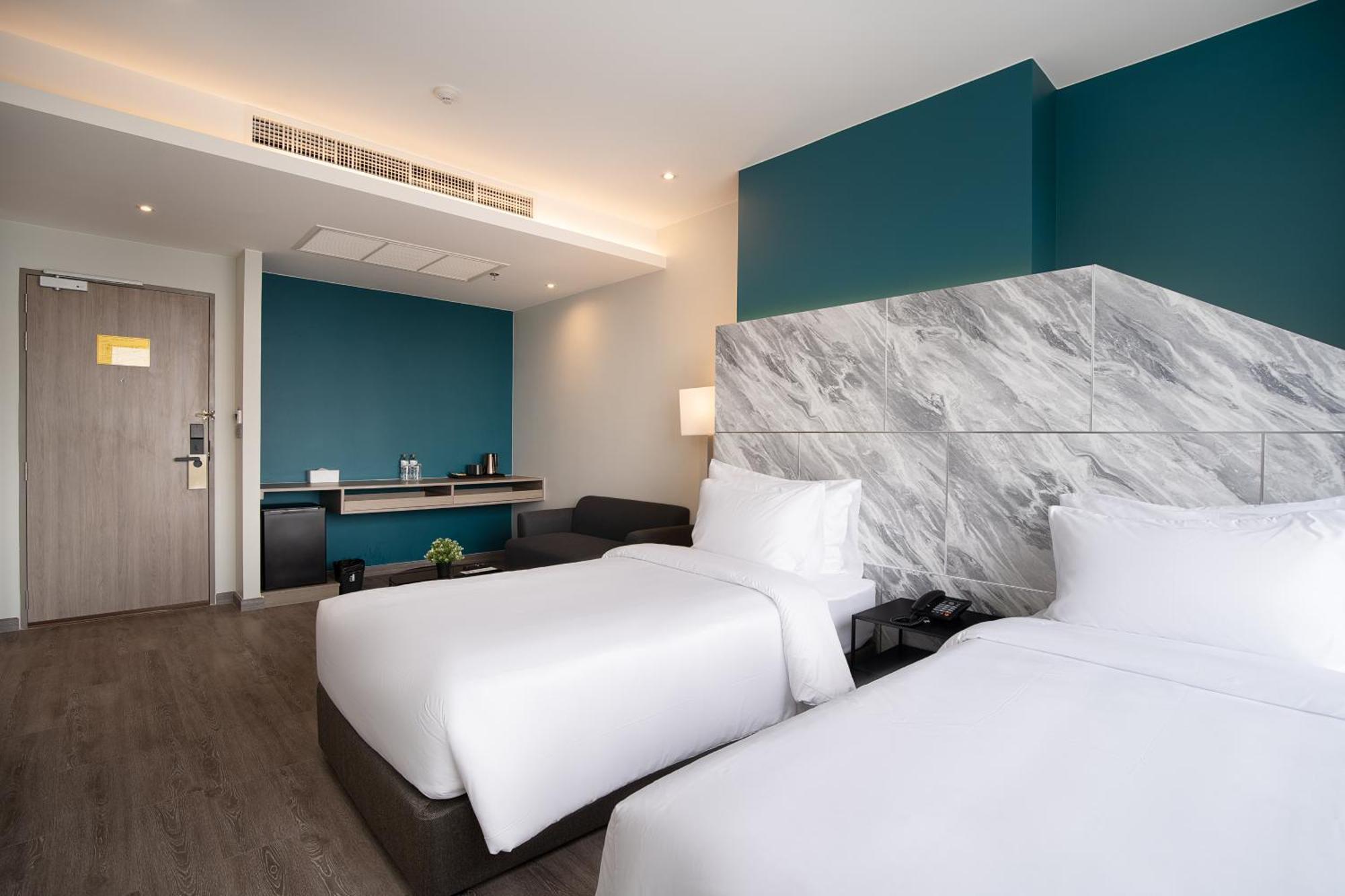 Thaya Hotel Банкок Екстериор снимка