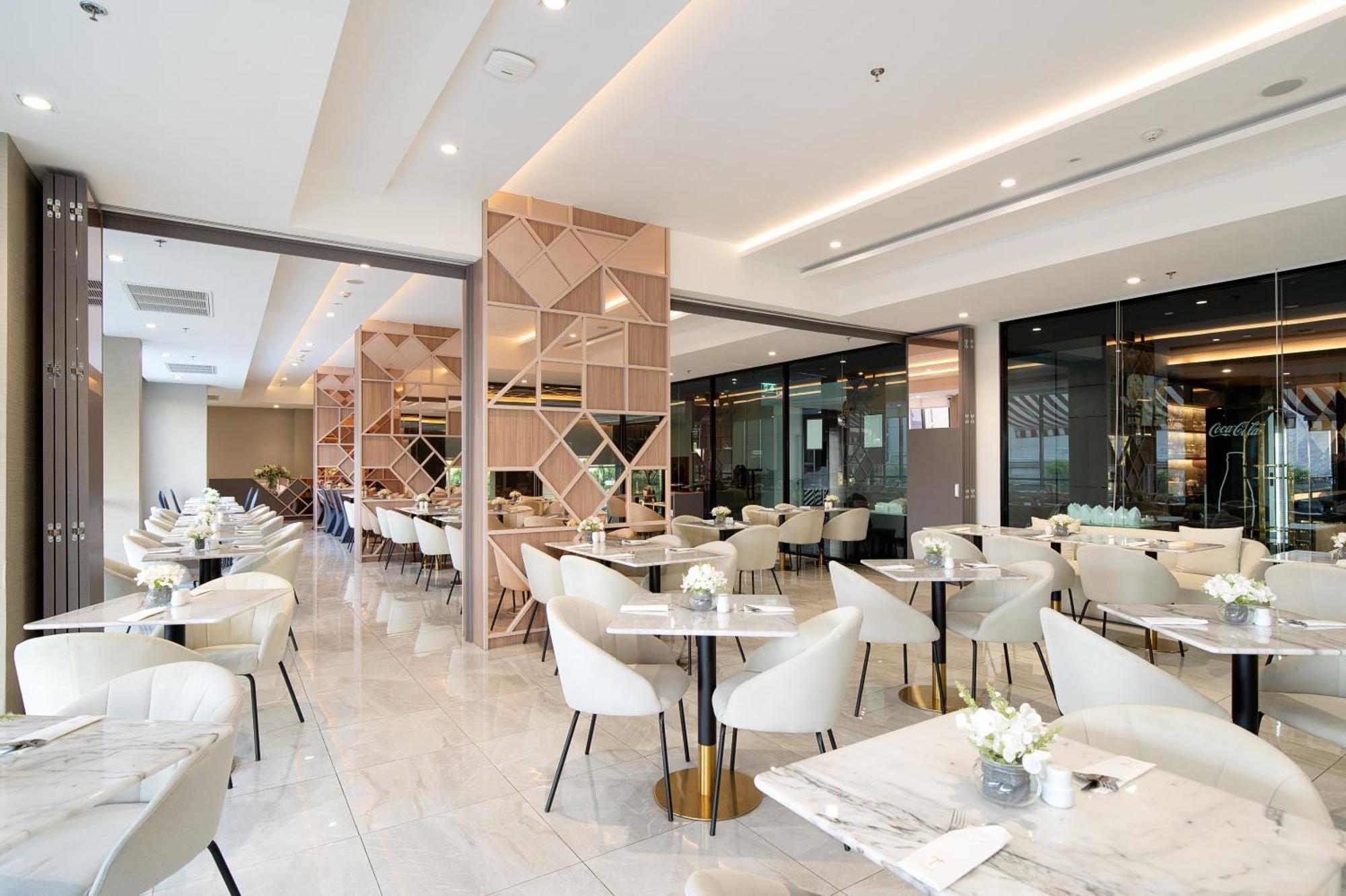 Thaya Hotel Банкок Екстериор снимка