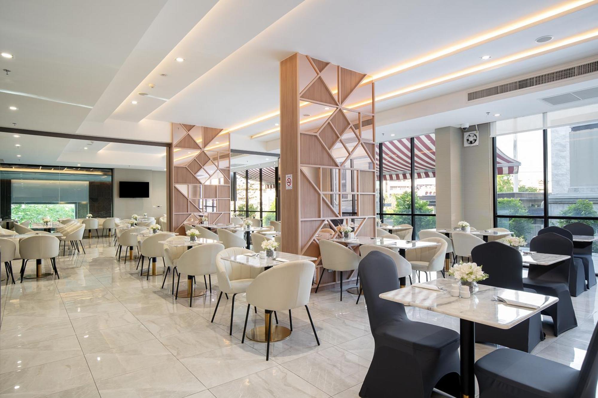 Thaya Hotel Банкок Екстериор снимка