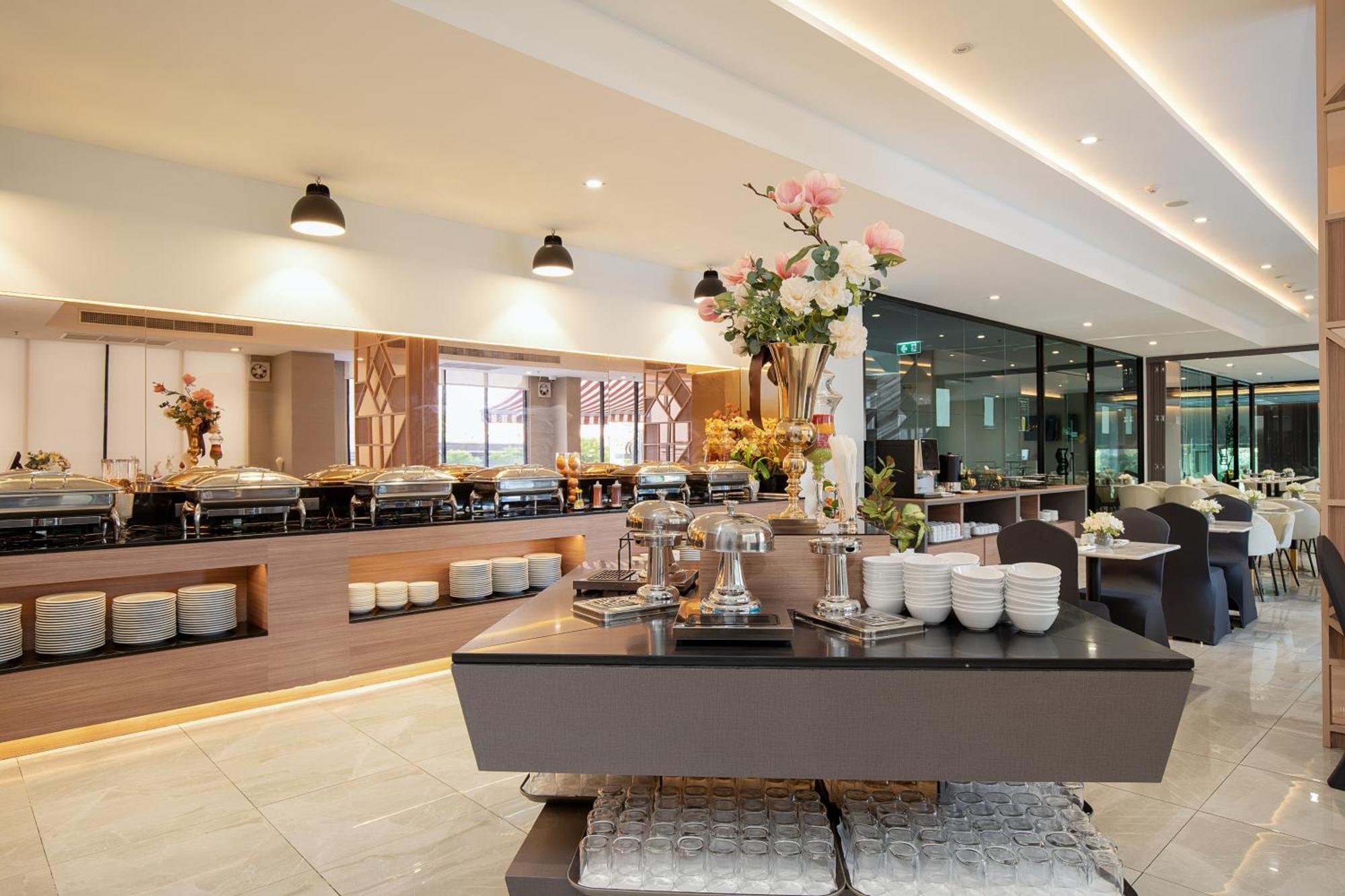 Thaya Hotel Банкок Екстериор снимка