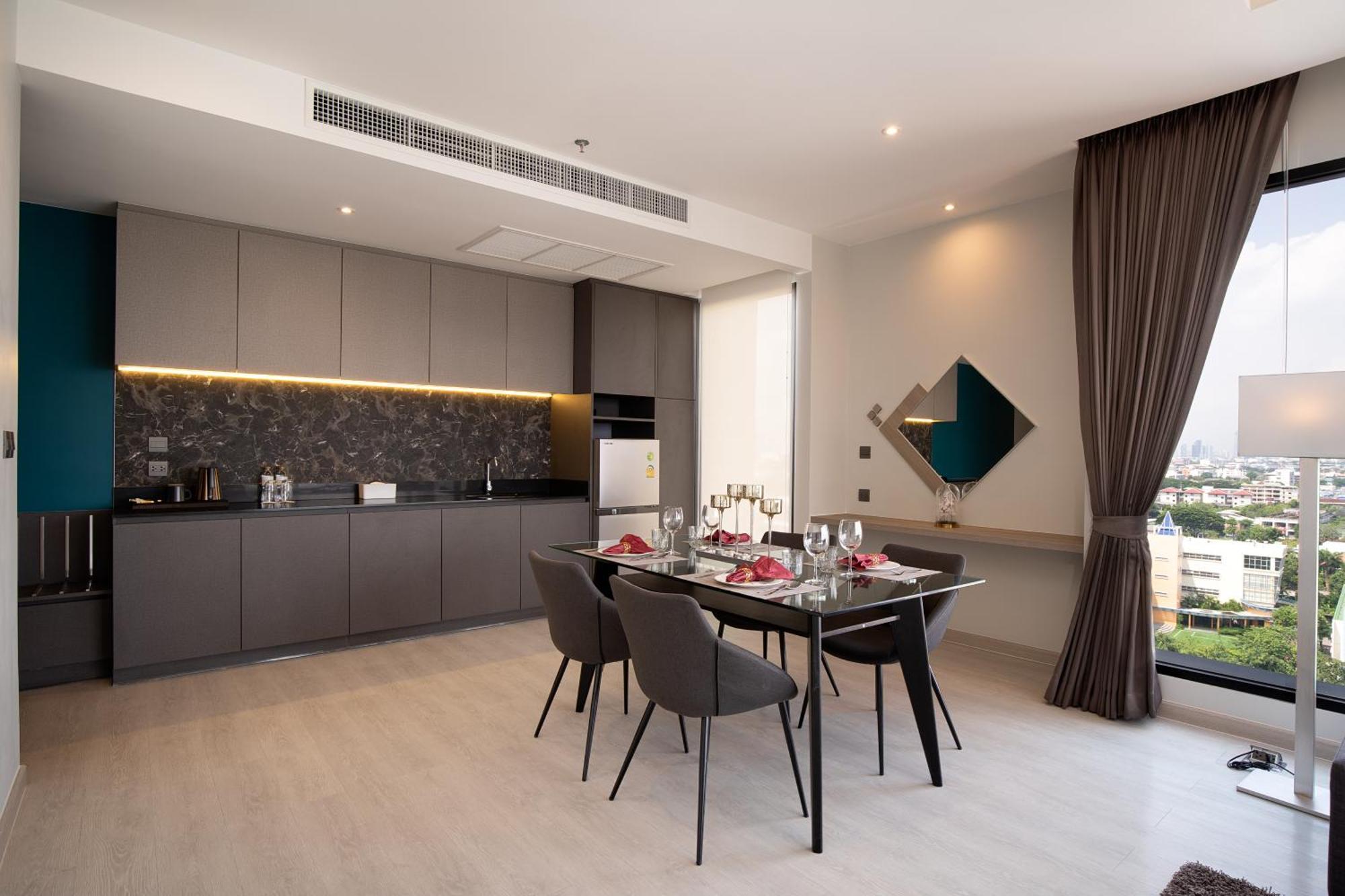 Thaya Hotel Банкок Екстериор снимка
