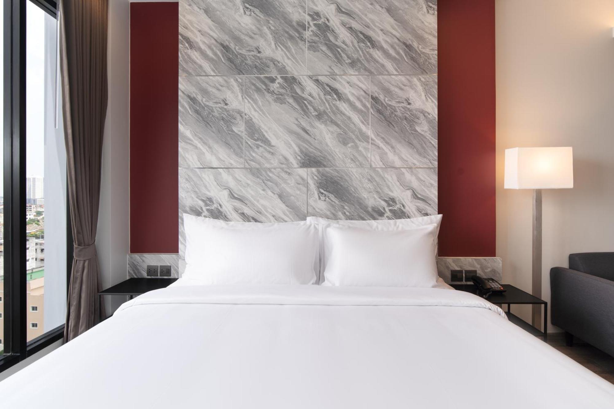Thaya Hotel Банкок Екстериор снимка