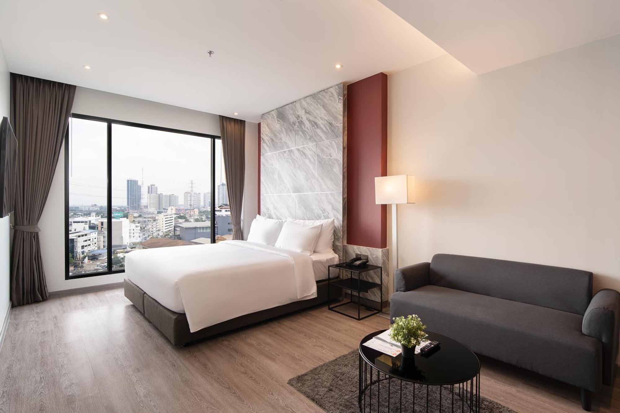 Thaya Hotel Банкок Екстериор снимка