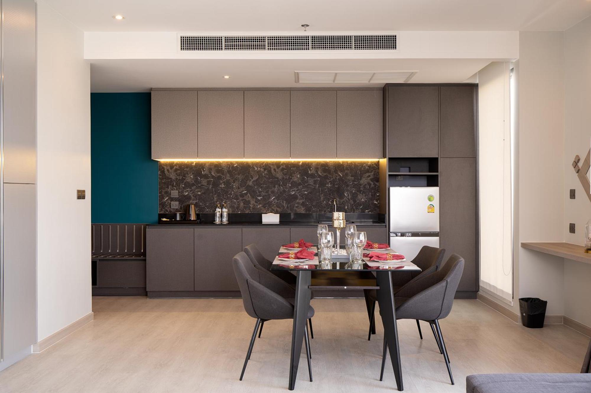 Thaya Hotel Банкок Екстериор снимка