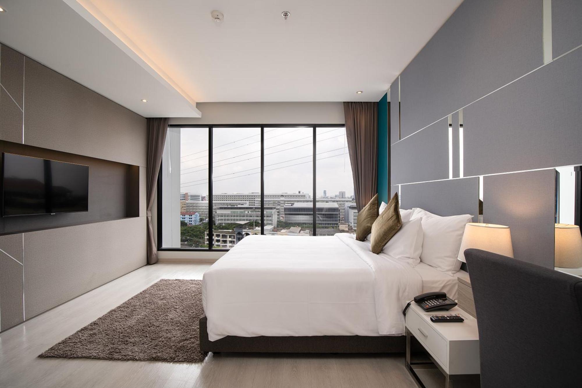 Thaya Hotel Банкок Екстериор снимка
